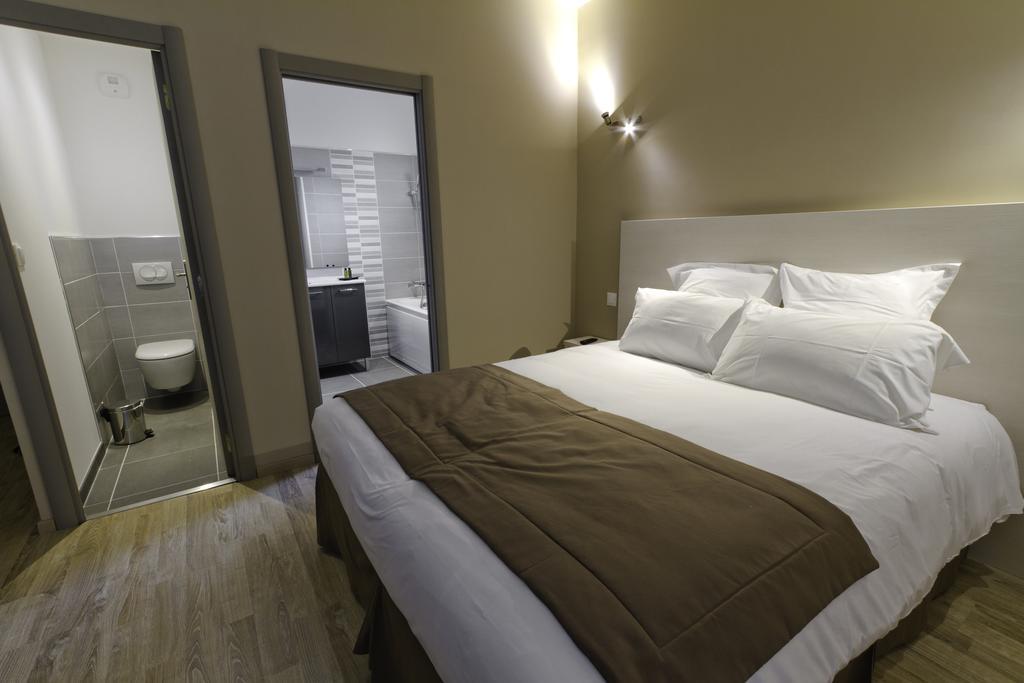 Hotel Les Petits Oreillers Сен-Мартен-д'Ардеш Номер фото