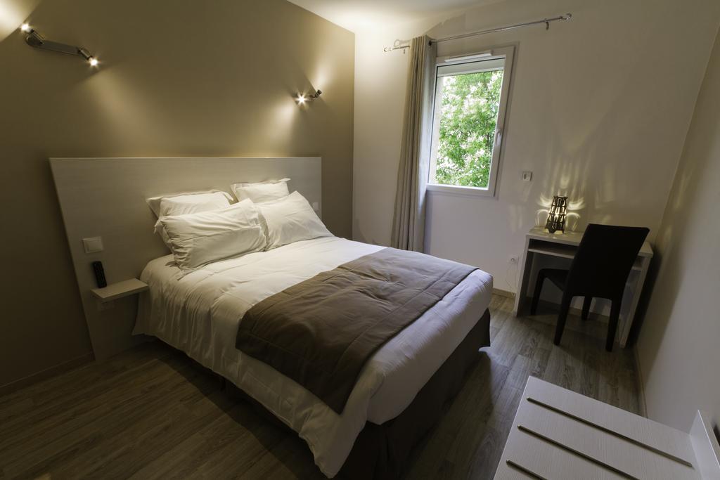 Hotel Les Petits Oreillers Сен-Мартен-д'Ардеш Номер фото
